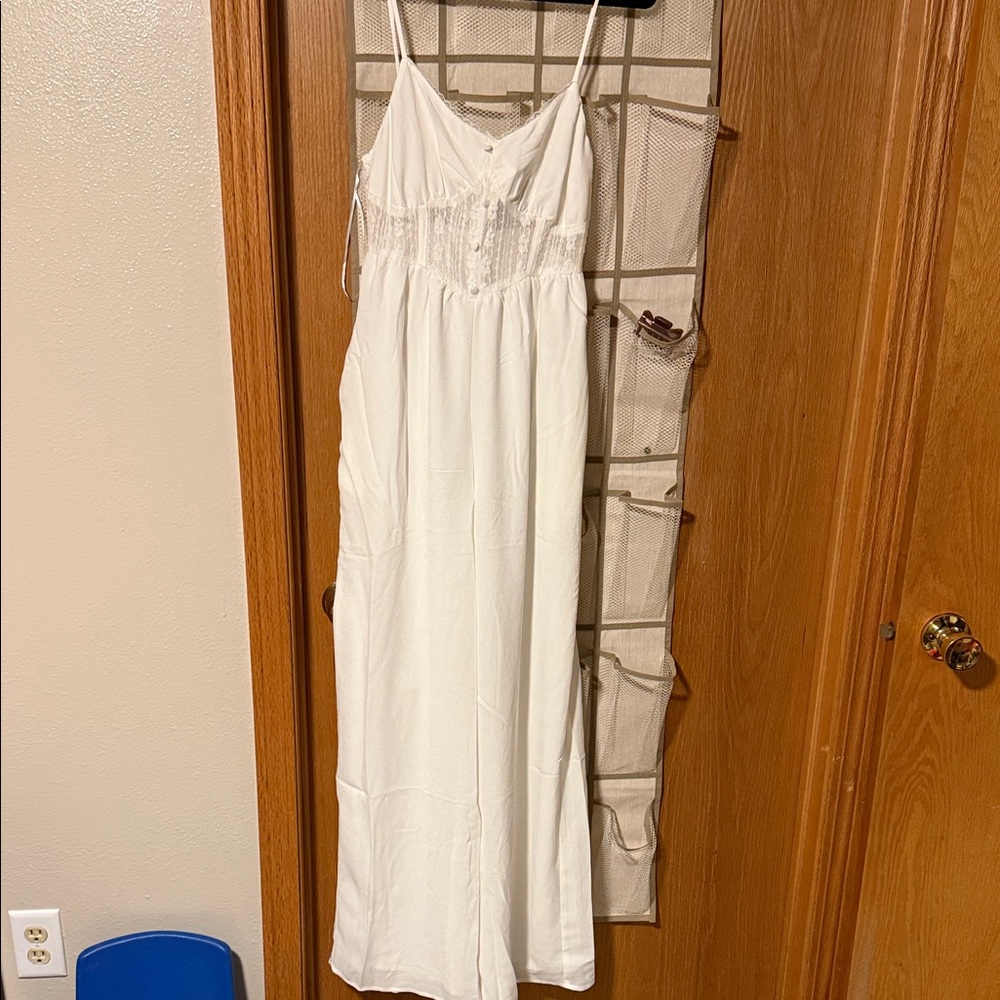 NWT Elegant White Maxi jumpsuit